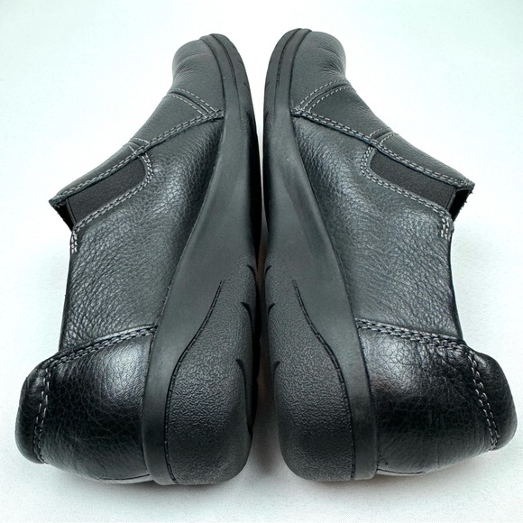 Clarks Cora Giny Textured Leather Cushioned Loafer - Picture 7 of 12